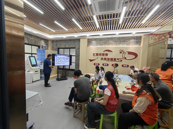 福州市反邪教協(xié)會開展“崇尚科學(xué) 遠離邪教”社區(qū)宣傳活動 福州市反邪教協(xié)會開展“崇尚科學(xué) 遠離邪教”社區(qū)宣傳活動