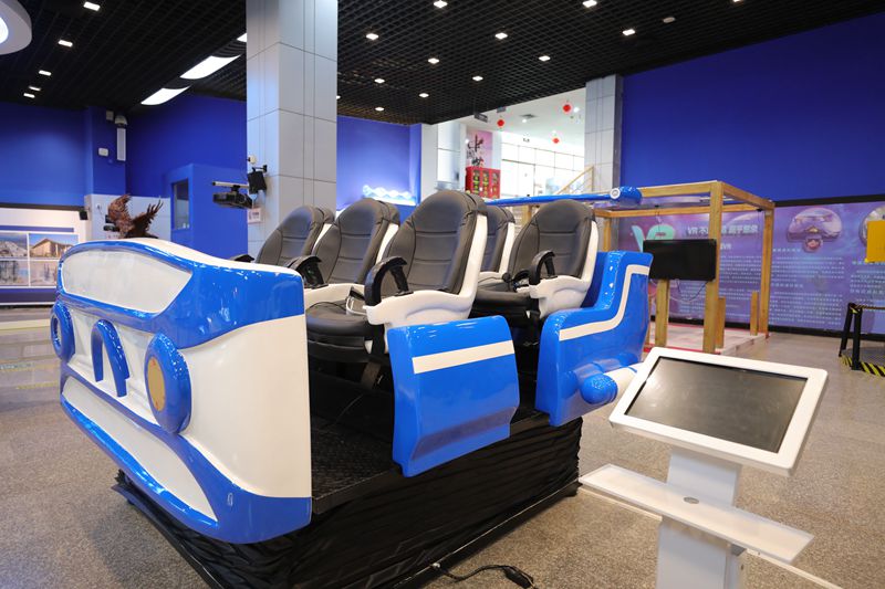 VR六人飛船 VR六人飛船