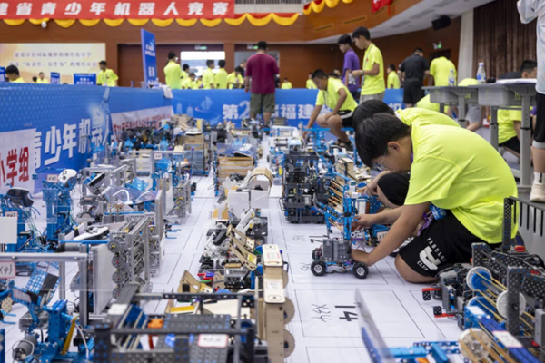 福州派隊參加第21屆省青少年機器人競賽