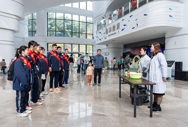福州科技館攜手福州第十一中學 共啟科普與文化盛宴 福州科技館攜手福州第十一中學 共啟科普與文化盛宴