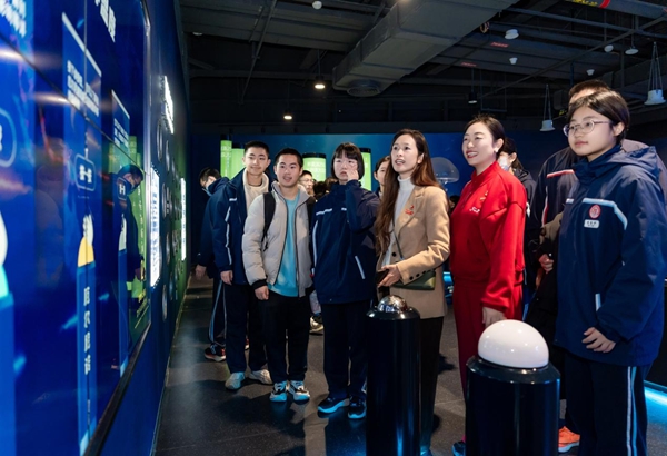 福州科技館攜手福州第十一中學 共啟科普與文化盛宴 福州科技館攜手福州第十一中學 共啟科普與文化盛宴