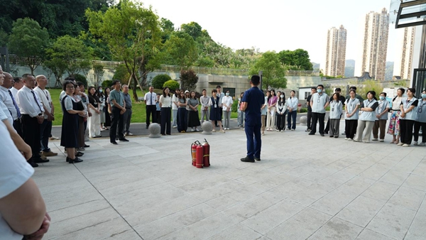 “筑牢安全防線 守護科技殿堂” ——福州科技館聯合多方開展消防疏散演練 “筑牢安全防線 守護科技殿堂” ——福州科技館聯合多方開展消防疏散演練