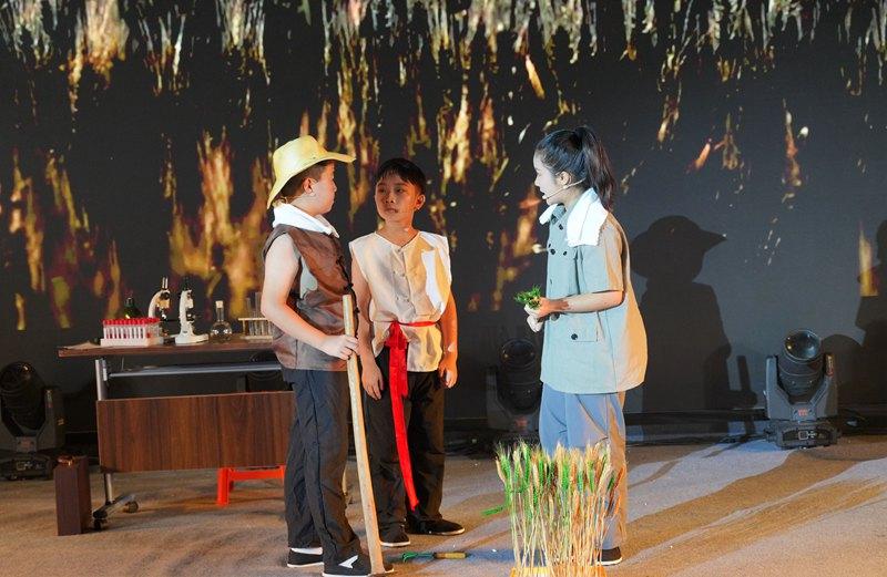 當(dāng)科學(xué)家故事被少年搬上舞臺：一場跨越時(shí)空的“精神接力”在晉安上演